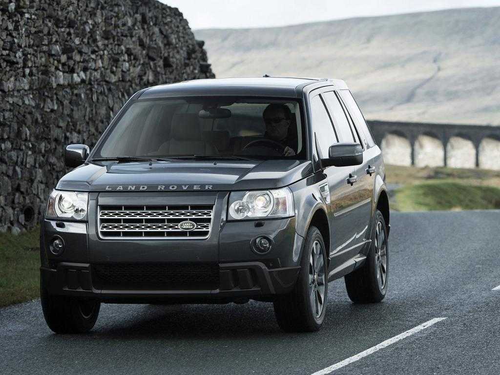 Range Rover Freelander в дороге